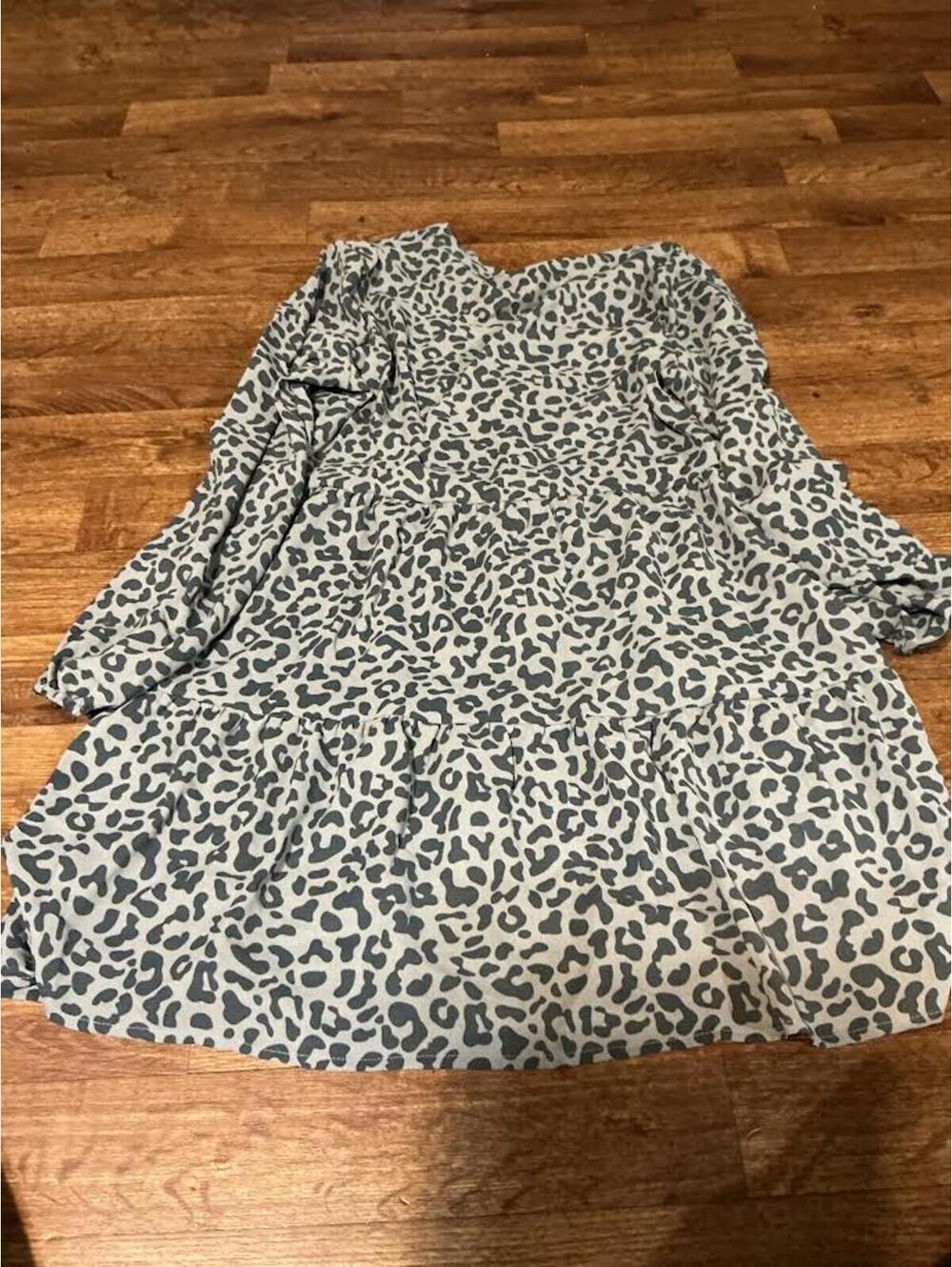 Simply Southern Animal Print Sleeve Top Size Small